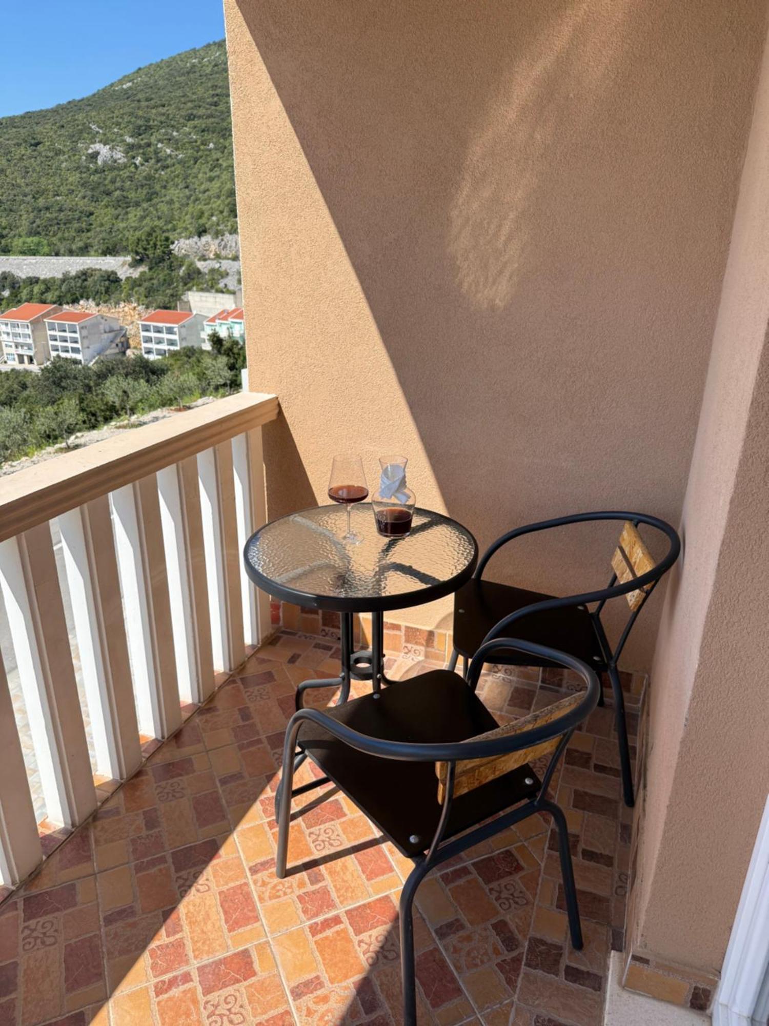 Apartments Batinovic 内乌姆 外观 照片