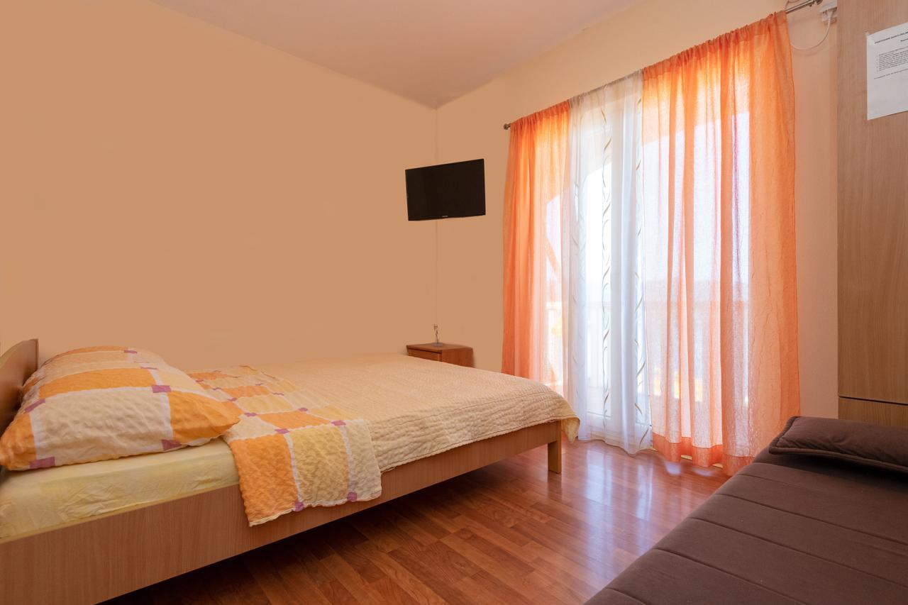 Apartments Batinovic 内乌姆 外观 照片